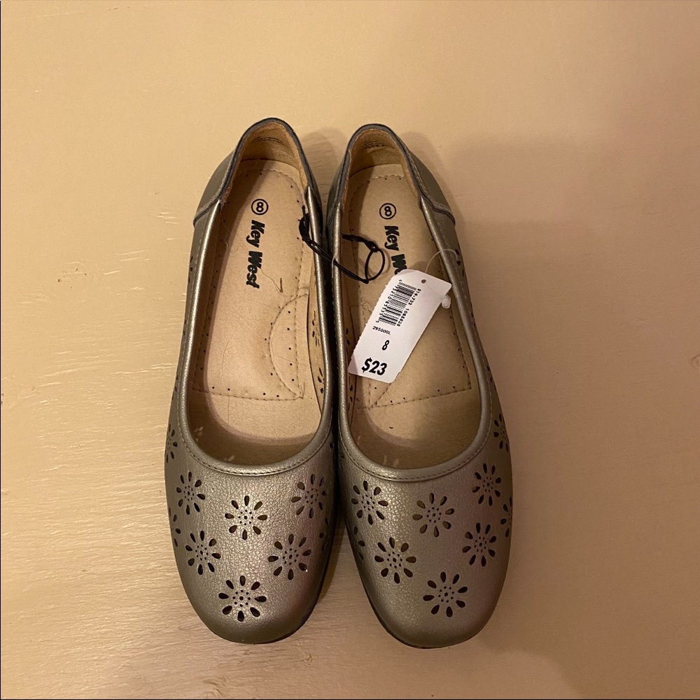 Copper Coloured NWT Flats 😍 Size 8